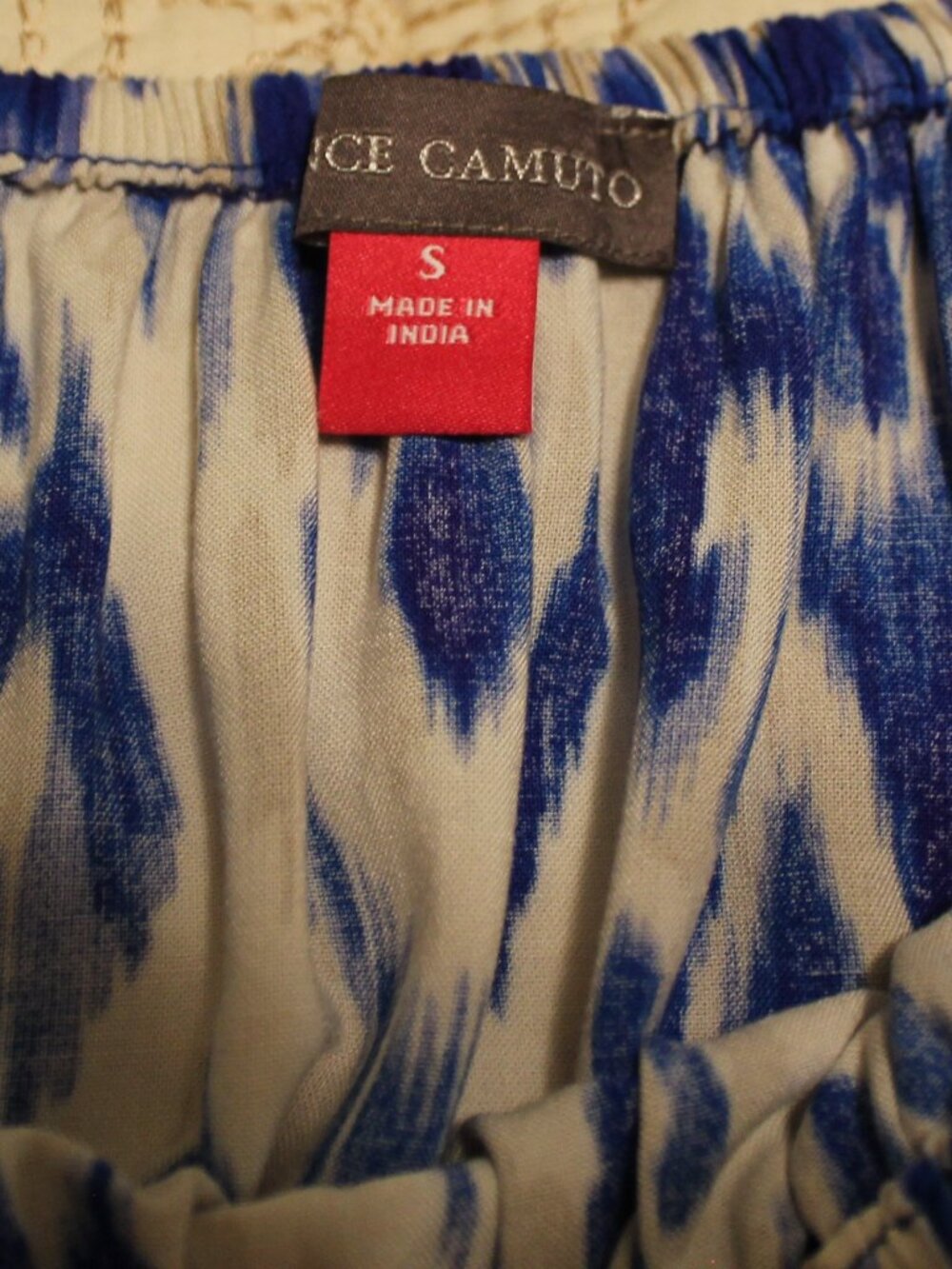 Vince Camuto off the shoulder blouse ikat Royal Azur blue - Picture 5 of 10